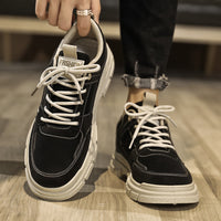 Sapatos de Outono Masculinos Respiráveis 2025 Novos Sapatos Casual Versáteis Calças de Trabalho de Topo Baixo com Sola Grossa Botas Martin de Couro para Homens