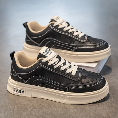Sapatos casuais casuais de outono na moda masculinos em estilo coreano em pele quente, sapatos desportivos desportivos versáteis que aumentam a altura, pequenos sapatos brancos da moda para adolescentes