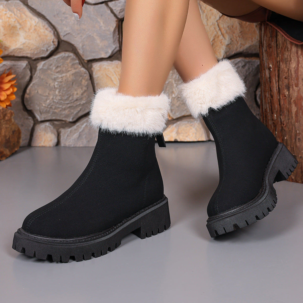 2025 Europe Station Fleece Neck Back Zipper Fleece Botas Martin Botas de Neve Curtas Quentes Femininas Edição Engrossada de Inverno