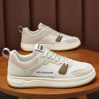 Sapatos masculinos de verão, novos sapatos de lona respiráveis, ténis brancos versáteis ao estilo coreano, ténis de sola grossa, ténis casuais, sapatos de praia