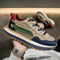 Novos sapatos desportivos casuais respiráveis para primavera 2025 para homem, ténis brancos de sola macia antiderrapantes, sapatos de pai na moda