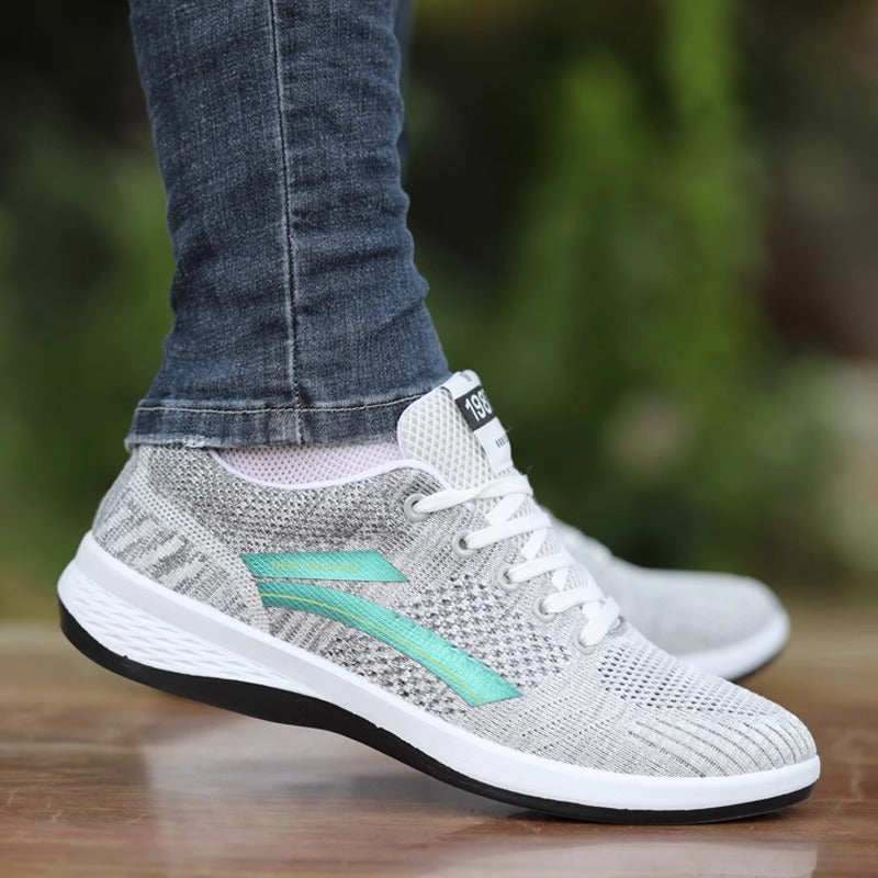 Sapatos antigos de tecido de Pequim, sapatos casuais casuais de verão para homem respiráveis e na moda, sapatos de malha desportivos masculinos versáteis para homens