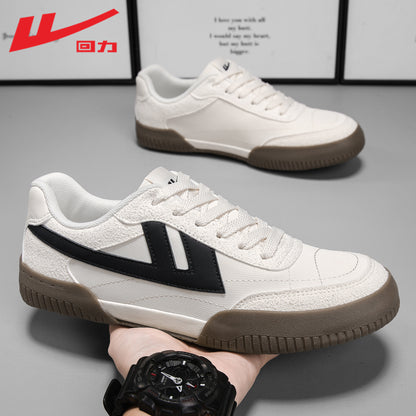 Sapatos de lona preto e branco da moda Warrior de cor sólida, sapatos casuais novos e versáteis de primavera, sapatos de solas grossas que aumentam a altura para homens