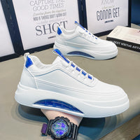 Ténis brancos masculinos, novos sapatos desportivos respiráveis de primavera 2024, sapatos versáteis com almofada de ar, sapatos casuais da moda com sola grossa que aumentam a altura