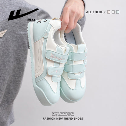 Os novos sapatos simples, versáteis e modernos da Warrior, sapatos casuais confortáveis com blocos de cor e alto valor estético, sapatos femininos simples de estilo universitário