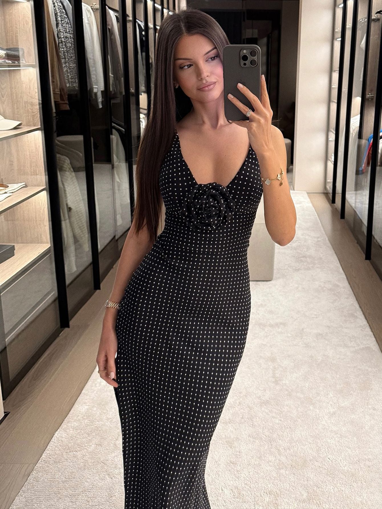 Vestido de moda nova com padrão de bolinhas e decote em V, vestido floral de fenda longa com padrão de bolinhas da Amazon, de vendas transfronteiriças, para mulheres