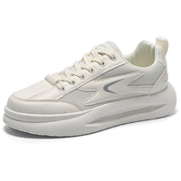 Sapatos masculinos de verão, novos sapatos de malha respiráveis, sapatos brancos versáteis e modernos, ténis desportivos casuais de sola grossa, sapatos modernos