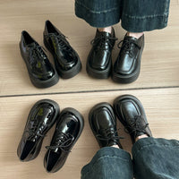 Sapatos simples de mulher com sola grossa, novos sapatos de couro com ponta redonda e ponta redonda de 2025 para primavera/outono, mocassins de estudante ao estilo britânico