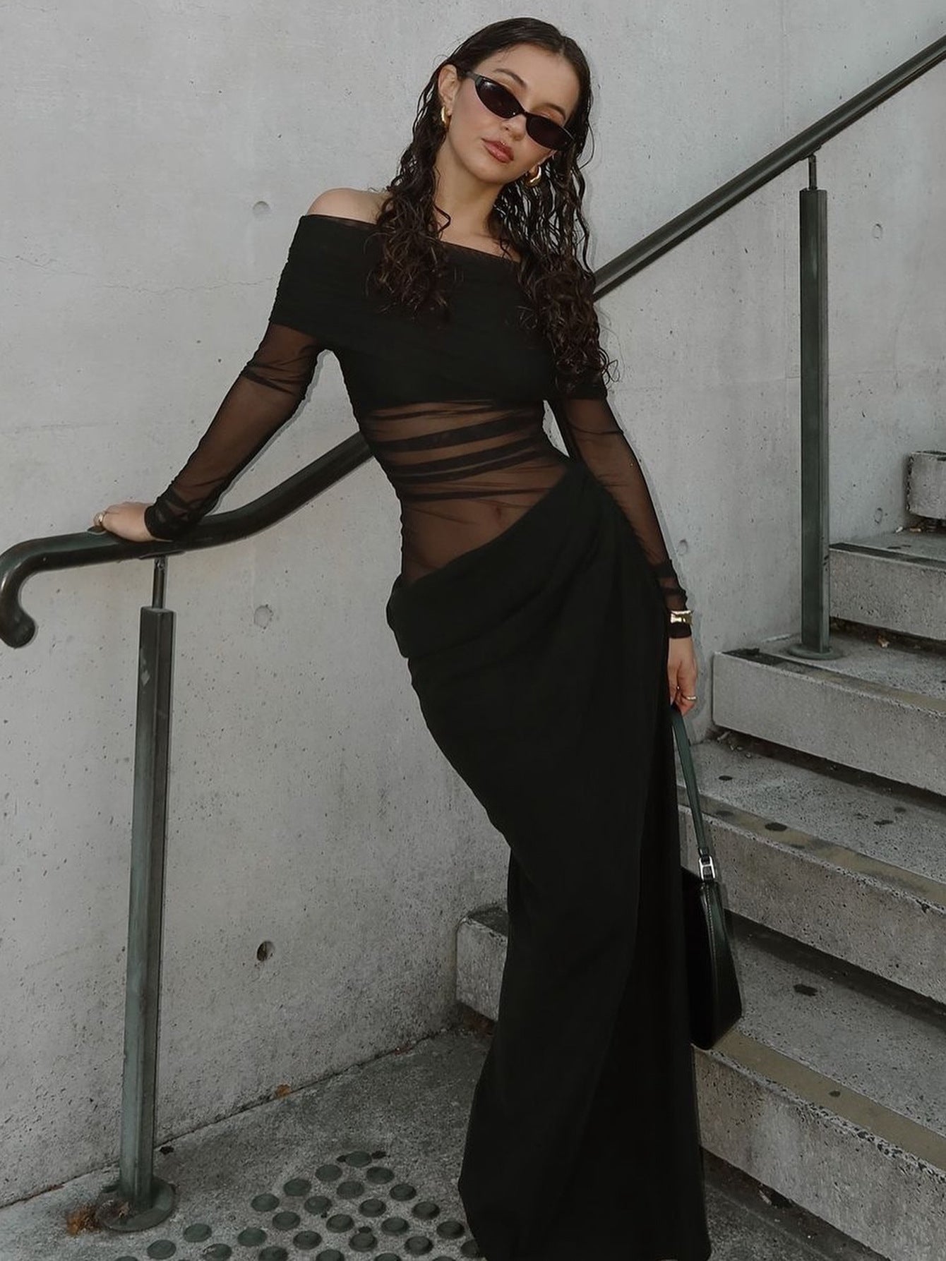 Vestido sensual de moda europeia e americana 2026 de verão 2026, vestido de malha de rede de manga longa e ombros descobertos, oco e slim