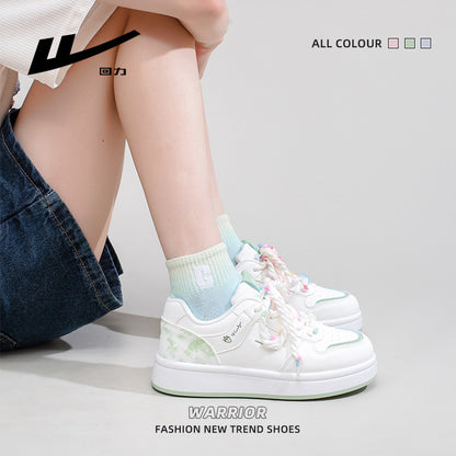 Sapatos Warrior matcha verde dopamina com sola grossa, sapatos quentes de estudante com atacadores, tie-dye e respiráveis, sapatos femininos de alto valor com blocos de cor