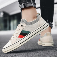 Sapatos masculinos de lona 2025 novos ténis desportivos respiráveis de primavera casuais versáteis, sapatos antigos de tecido de Pequim a calçar