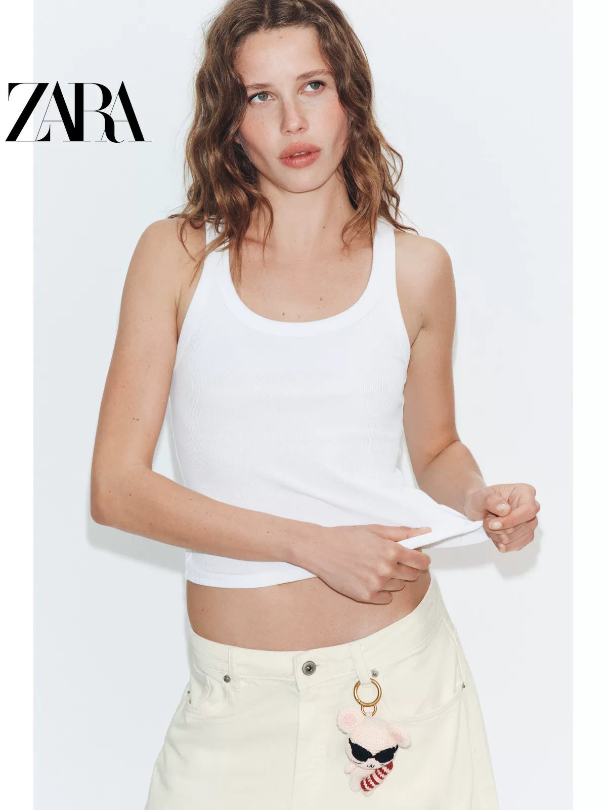 Bolsa feminina ZARA 2026 Verão com pingente de rato e porta-chaves 6688710 604
