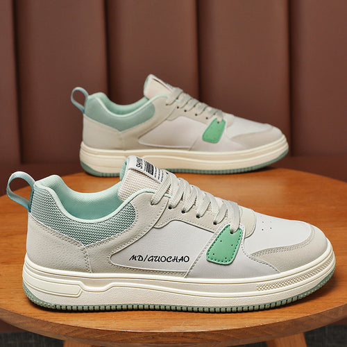Sapatos masculinos de verão, novos sapatos de lona respiráveis, ténis brancos versáteis ao estilo coreano, ténis de sola grossa, ténis casuais, sapatos de praia