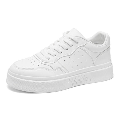 Sapatos masculinos de verão, sapatos brancos novos e respiráveis, ténis versáteis da moda com sola grossa para estudantes, ténis casuais, sapatos modernos