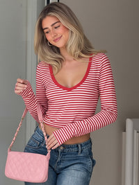 Estilo europeu e americano INS, estilo transfronteiriço e vendas de novas modas, rapariga às riscas de manga longa picante, camisetas curtas versáteis, slim tops versáteis, dropshipping