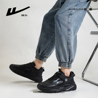 Sapatos Warrior de pele sólida com sola grossa, sapatos pretos de outono de topo baixo e estável, ténis desportivos para homens fáceis de usar e respiráveis