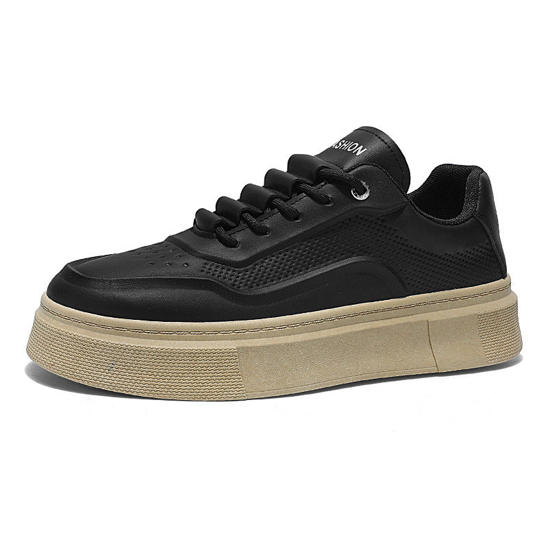 Sapatos masculinos de primavera, novos sapatos brancos de couro respiráveis, ténis de sola grossa e versáteis da moda, ténis casuais, sapatos modernos