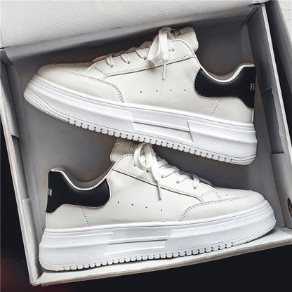 Sapatos brancos de pele grossa com sola espessa e na moda da primavera, ténis desportivos casuais para jovens e respiráveis