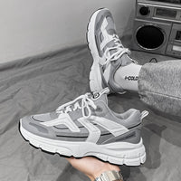 Masculino Verão Respirável, Versátil Casual Estudante Corrida, Viagens Desportos Pequenos Ténis Brancos Dad Port Trend com sola grossa e aumento de altura
