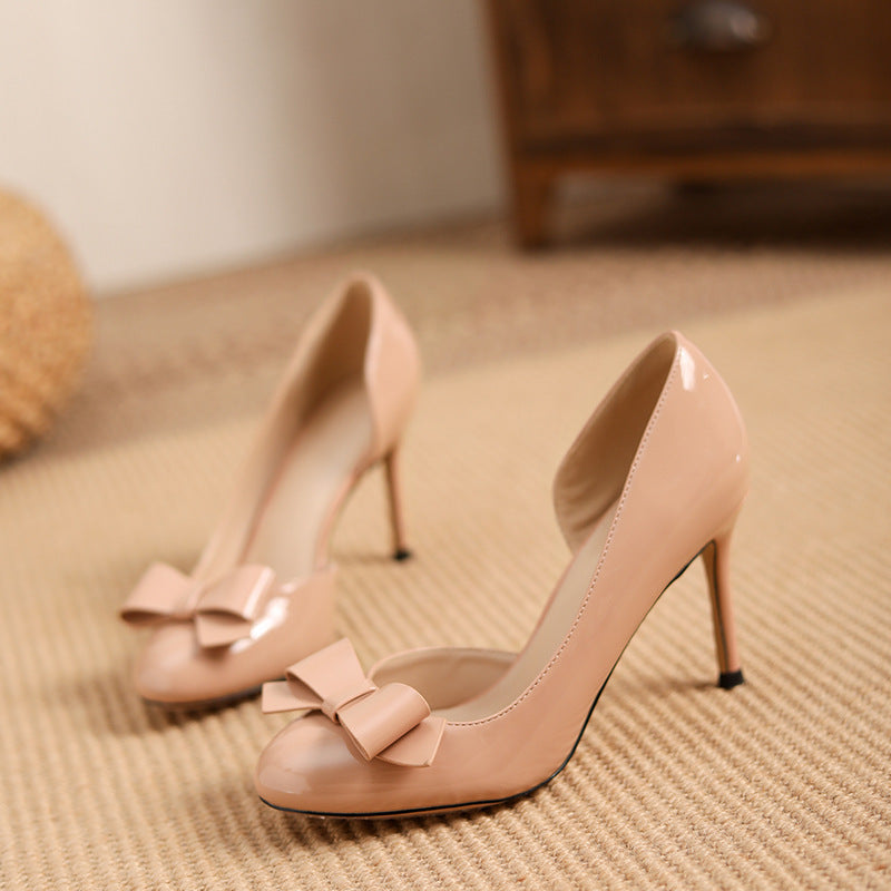 2025 Novos Saltos Altos Nude Confortáveis com Abertura Lateral, Salto Agulha, Elegância Deslumbrante, Sapatos de Pele Envernizada com Bico Redondo de Uma Camada para Mulheres