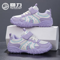 Os novos sapatos infantis versáteis da Warrior com blocos de cor, sapatos casuais coreanos estilosos e fofos, sapatos académicos de alto valor