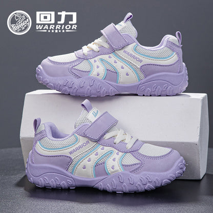 Os novos sapatos infantis versáteis da Warrior com blocos de cor, sapatos casuais coreanos estilosos e fofos, sapatos académicos de alto valor