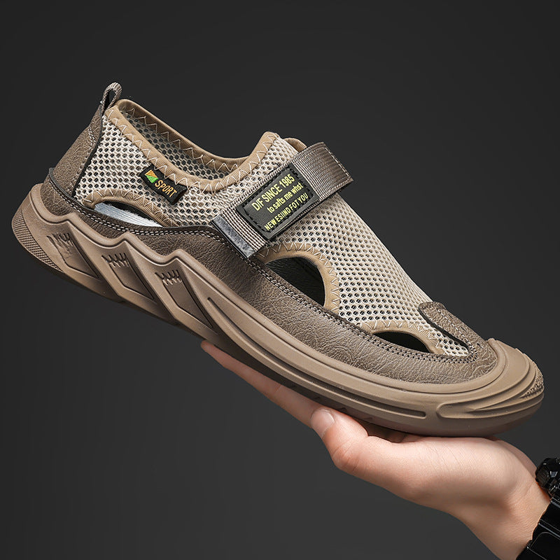 Sandálias de homem, sapatilhas de praia de exterior respiráveis de verão, sapatos casuais de rede de rede com sola macia, sapatos ocos antiderrapantes