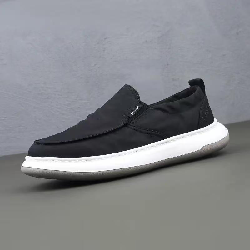 Sapatos de Homem 2025 Outono Novos de Lona de Sola Grossa Sapatos Casuais de Tecido Masculino Confortáveis Calçados de Tecido Preguiçosos Versáteis Versáteis