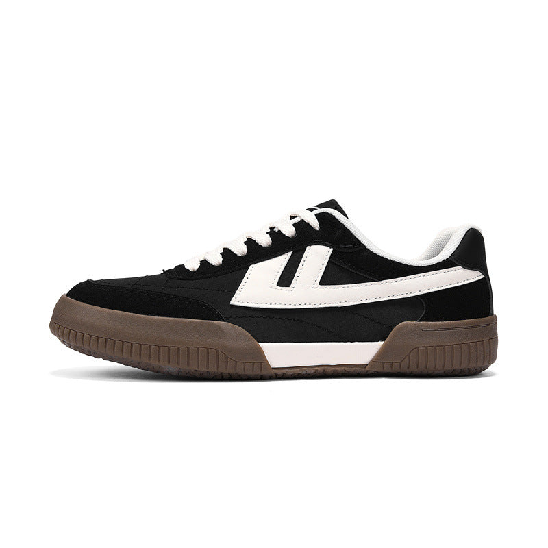 Sapatos de lona preto e branco da moda Warrior de cor sólida, sapatos casuais novos e versáteis de primavera, sapatos de solas grossas que aumentam a altura para homens