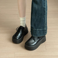 Sapatos simples de mulher com sola grossa, novos sapatos de couro com ponta redonda e ponta redonda de 2025 para primavera/outono, mocassins de estudante ao estilo britânico