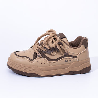 Ténis versáteis na moda Warrior com design a preto e branco e sapatos estudantis de sola grossa, sapatos casuais unissexo respiráveis para todas as estações