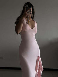 Vestido moderno de verão europeu e americano, vestido feminino de cor sólida em V profundo, ajustado e ajustado à anca, com folhos e fendas sexy