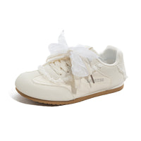 Os novos sapatos de treino morais de moda versáteis com sensação de design da Warrior, sapatos coreanos de primavera de alto valor, sapatos simples de mulher simples com blocos de cor
