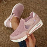 Sapatos casuais casuais plus size transfronteiriços europeus e americanos para mulheres na primavera/verão, novos sapatos casuais de malha com velcro respirável e planos independentes em pé