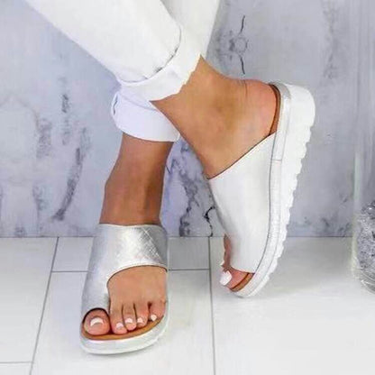 Comércio Estrangeiro Sapatilhas de Pele Exterior de Mulher Exterior de Tamanho Grande Sandálias de Salto Cunha sobre a Ponta Exterior Calçado Feminino de Comércio Exterior Feminino Plus Size em Stock 40-43