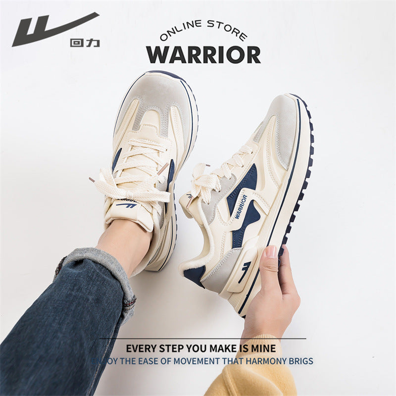 Os novos sapatos desportivos de pele baixo da Warrior, sapatos de casal modernos e modernos e versáteis, sapatos casuais quentes, confortáveis e de alto valor