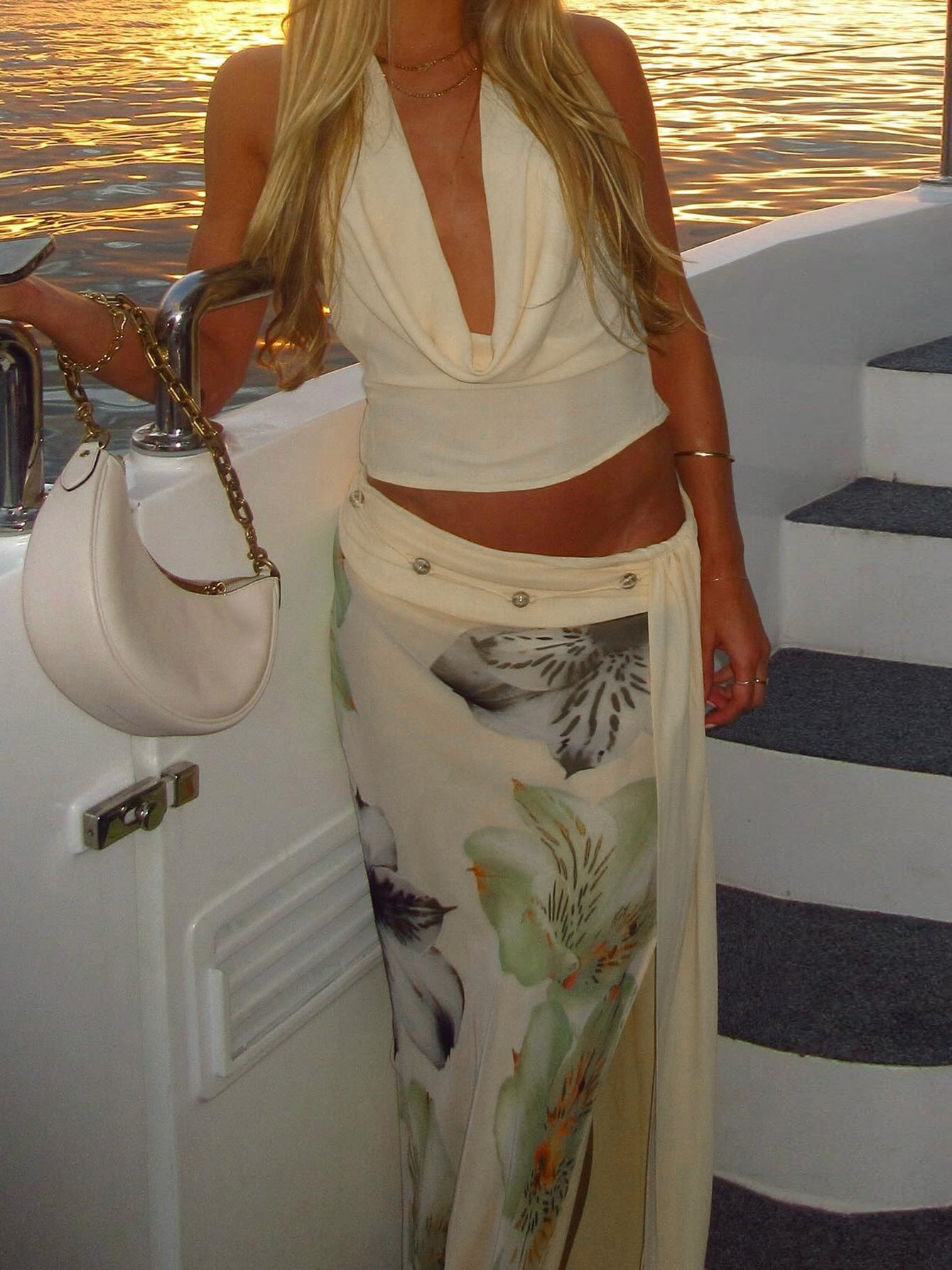 Conjunto de vestido comprido na moda feminino europeu e americano com gola cruzada, sutiã sem costas, corte justo, vestido comprido com estampado em rede e fenda