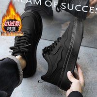 Ténis pretos quentes e forrados a polar de inverno, sapatos desportivos casuais, trabalho de cozinha masculino, sapatos de proteção de trabalho
