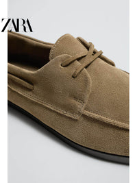 ZARA Coleção Primavera/Verão 2026 - Sapatos Masculinos: Sapatos Náuticos de Bico Redondo com Detalhe em Camurça - 2437720 131