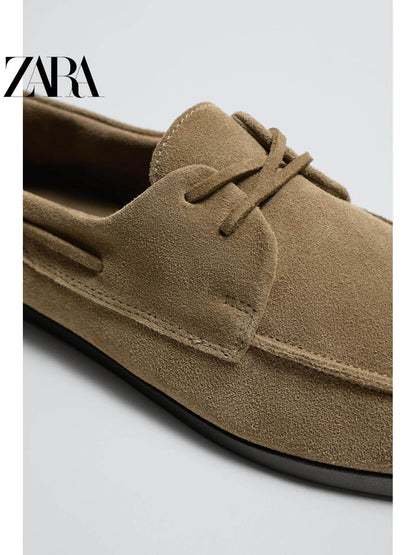 ZARA Coleção Primavera/Verão 2026 - Sapatos Masculinos: Sapatos Náuticos de Bico Redondo com Detalhe em Camurça - 2437720 131
