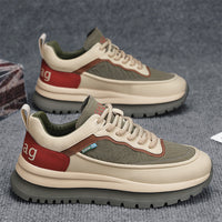 Outono 2025 Novos Sapatos Desportivos Casuais de Tabuleiro Sapatos de Pai de Sola Grossa Estilo Hong Kong Sapatos de Pão de Pele Baixo A-Gan Sapatos para Homens