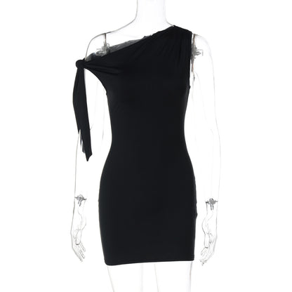 Vestido curto ajustado de alças ajustadas sem mangas de cor unida, de cor simples e americana, rapariga atraente, elegante para mulheres