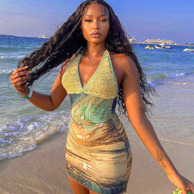 Comércio Externo Europeu e Americano 2026 Verão 2026 Novo vestido sexy de retalhos estampados em tricô com decote halter profundo em V e decote justo à anca para mulheres