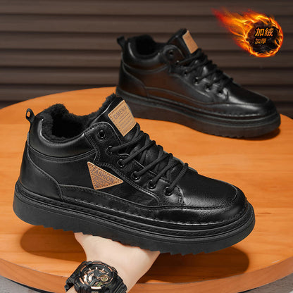 Sapatos masculinos forrados a fleece, ténis altos de outono/inverno 2025, pele de homem quente, sapatos de algodão espesso, botas Martin de cano baixo